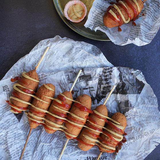 Corn dogs (maissimakkarat)