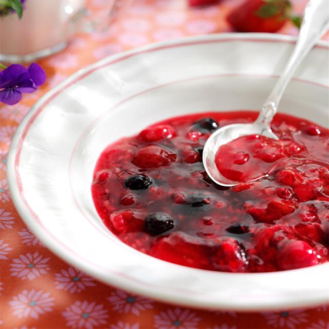 Fruit dessert soup