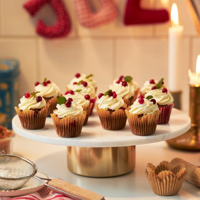 Puolukka-piparkakkumuffinit