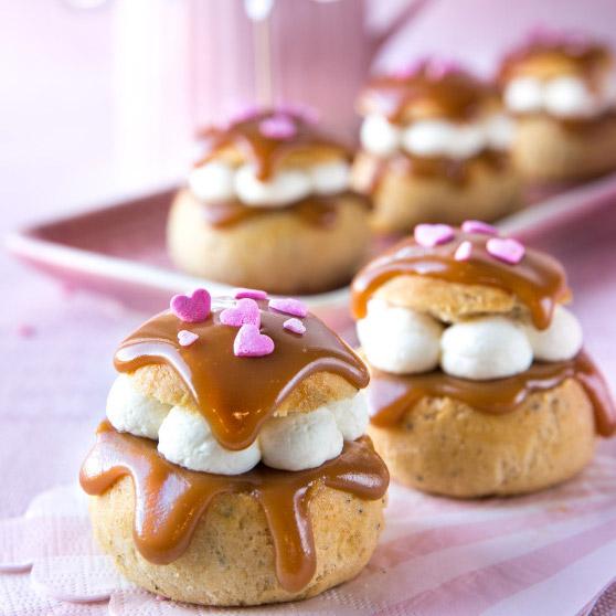 Gluteenittomat kinuskiset laskiaispullat