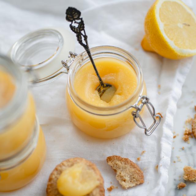 Helppo lemon curd mikrossa