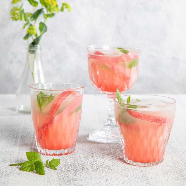 Raparperi-mojitomocktail