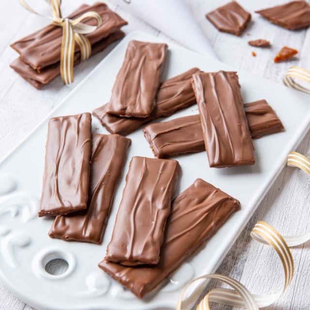 Suklaa-mantelikrokantti