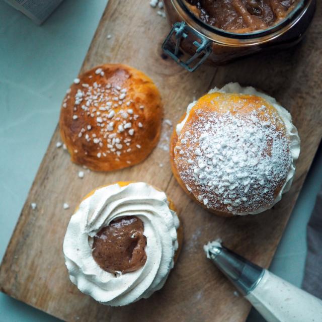 Uuniomena&shy;laskiaispullat