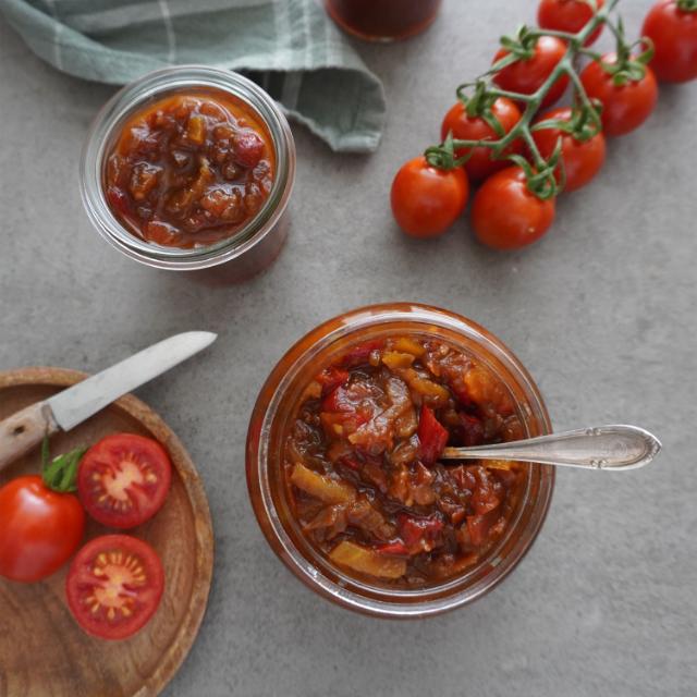 Paprika-tomaattichutney